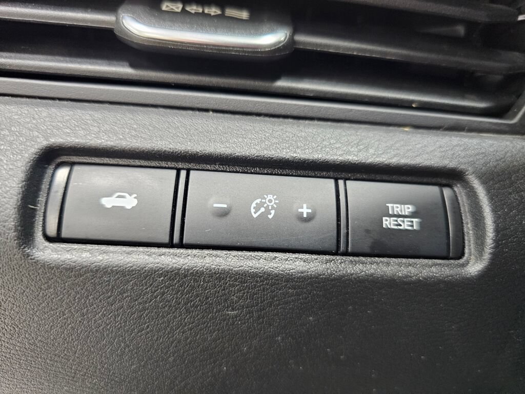 Used 2024 Nissan Altima 2.5 SV FWD image 23