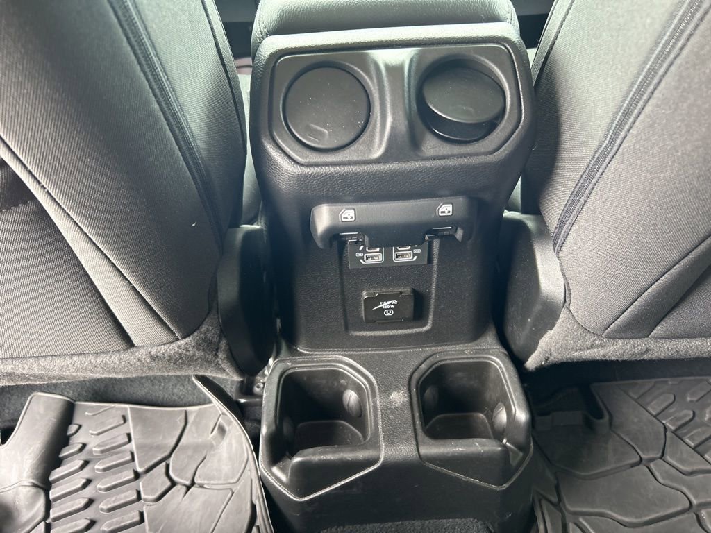 Used 2023 Jeep Wrangler Sahara w/ Cold Weather Group image 10
