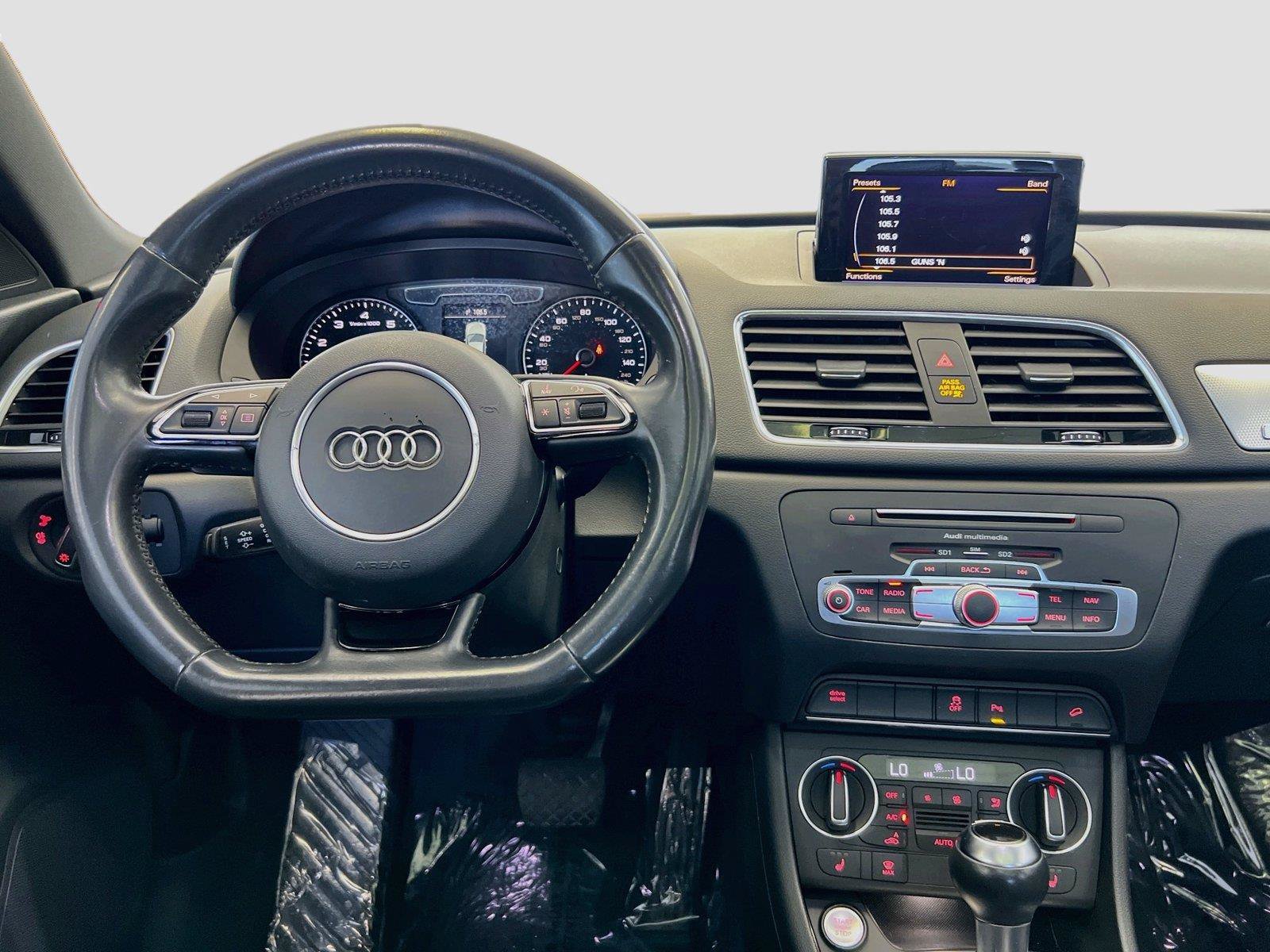 Used 2018 Audi Q3 2.0T Premium Plus w/ Premium Plus Package AWD/4WD image 2