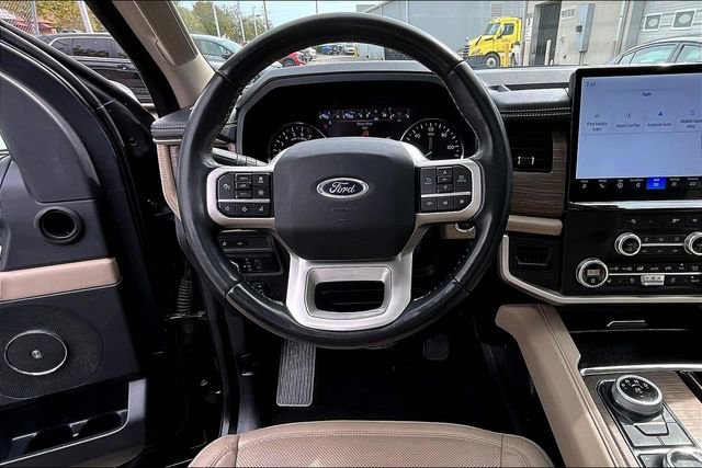 Used 2024 Ford Expedition Limited AWD/4WD image 8