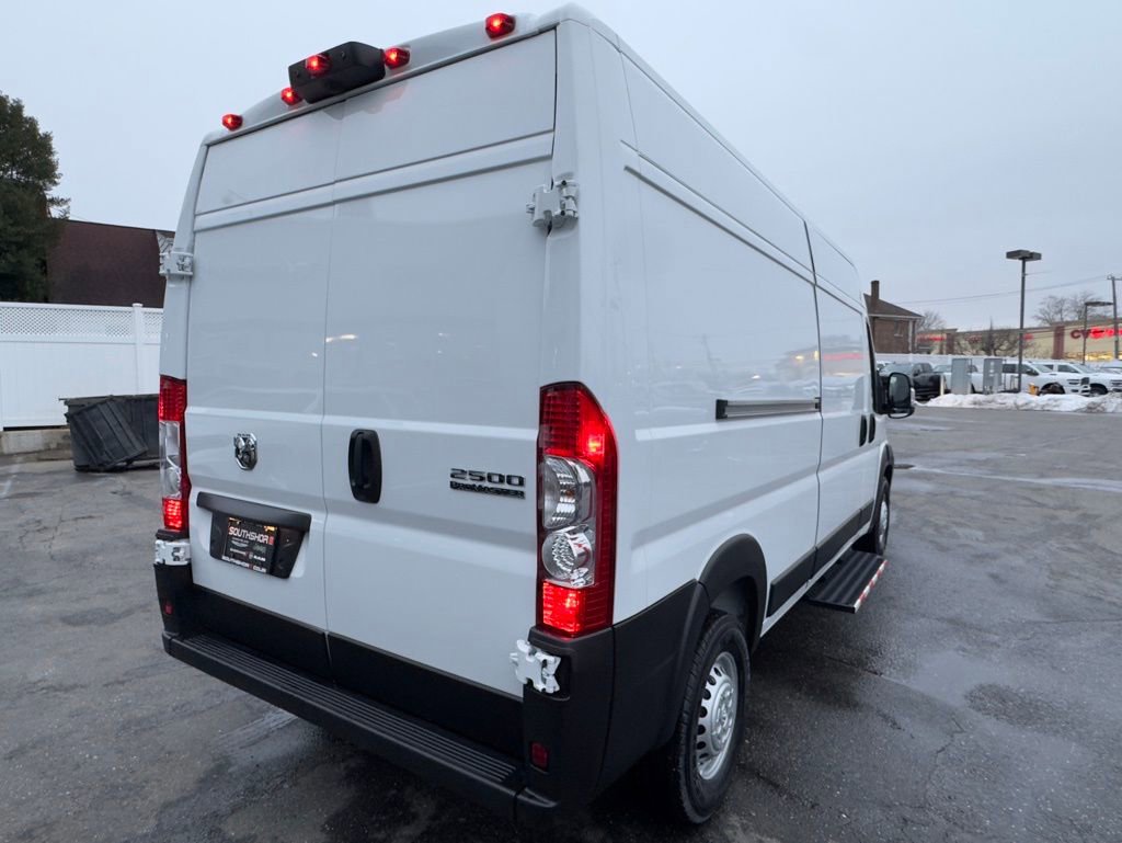 Used 2025 RAM ProMaster 2500 w/ Convenience Group image 8