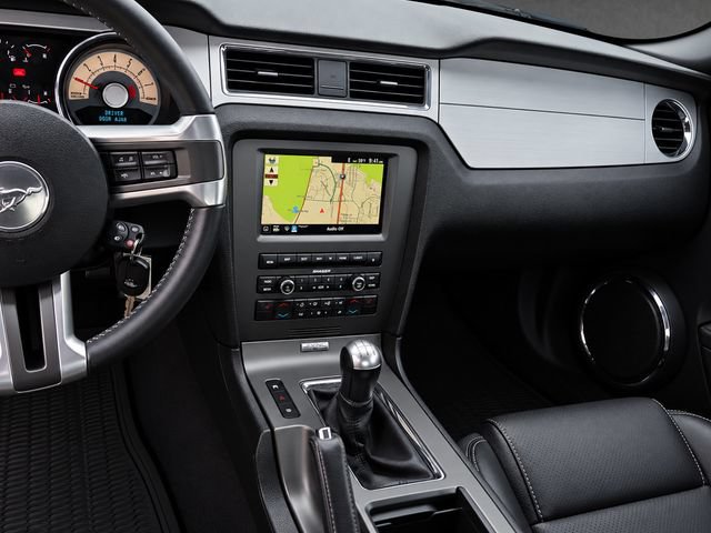 Used 2010 Ford Mustang GT RWD image 3