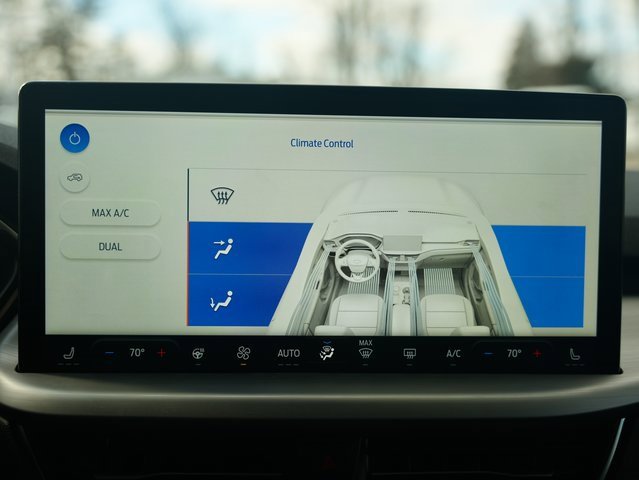 Used 2024 Ford Escape Platinum w/ Premium Technology Package image 22