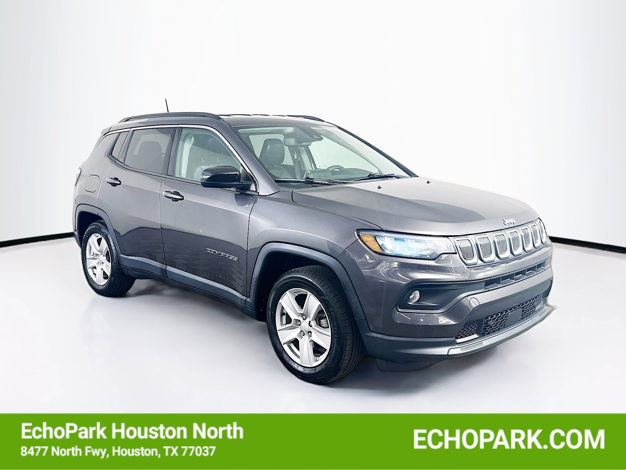 Used 2022 Jeep Compass Latitude image 1