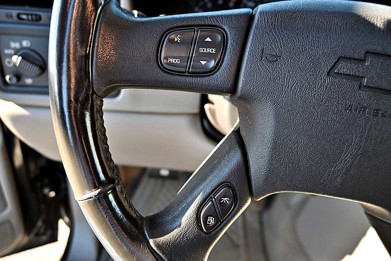 Used 2004 Chevrolet Silverado 2500 LT w/ Skid Plate Package image 22