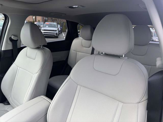 Certified 2025 Hyundai Tucson SEL image 17