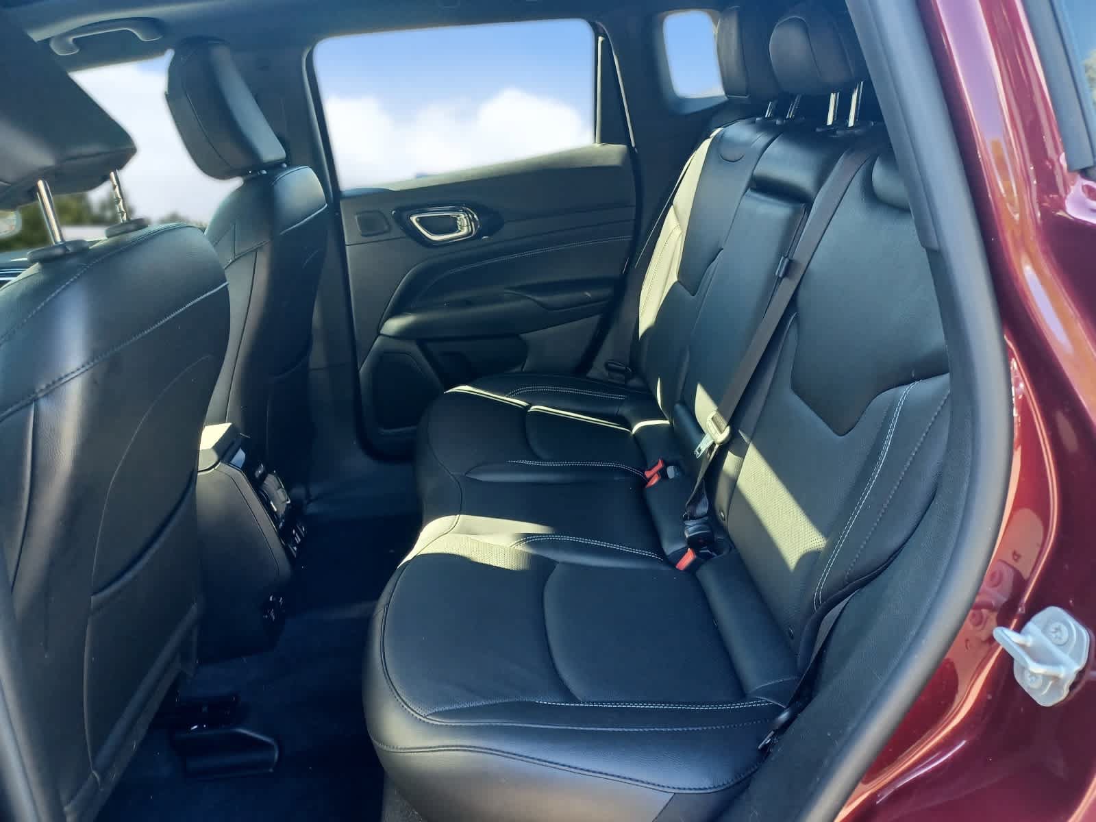 Used 2022 Jeep Compass High Altitude AWD/4WD image 21