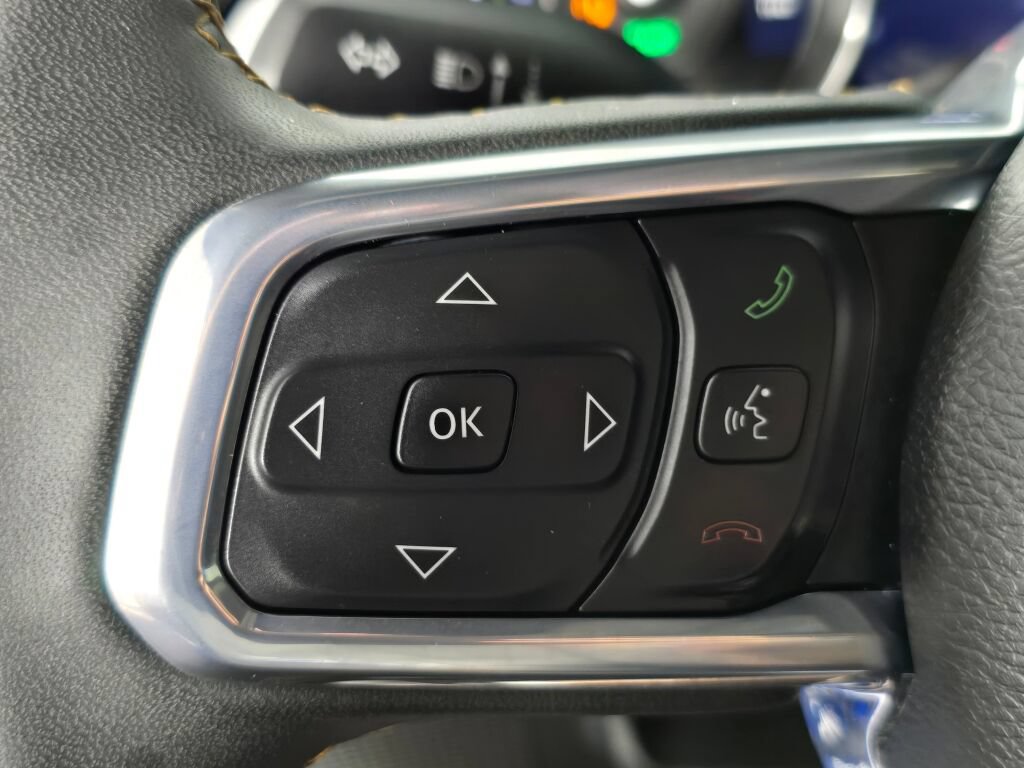 Used 2023 Jeep Wrangler Unlimited Sahara AWD/4WD image 24