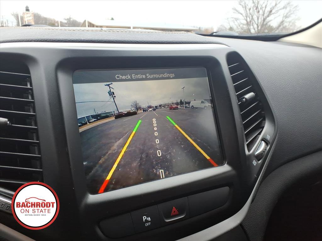 Used 2018 Jeep Cherokee Latitude Plus FWD image 10