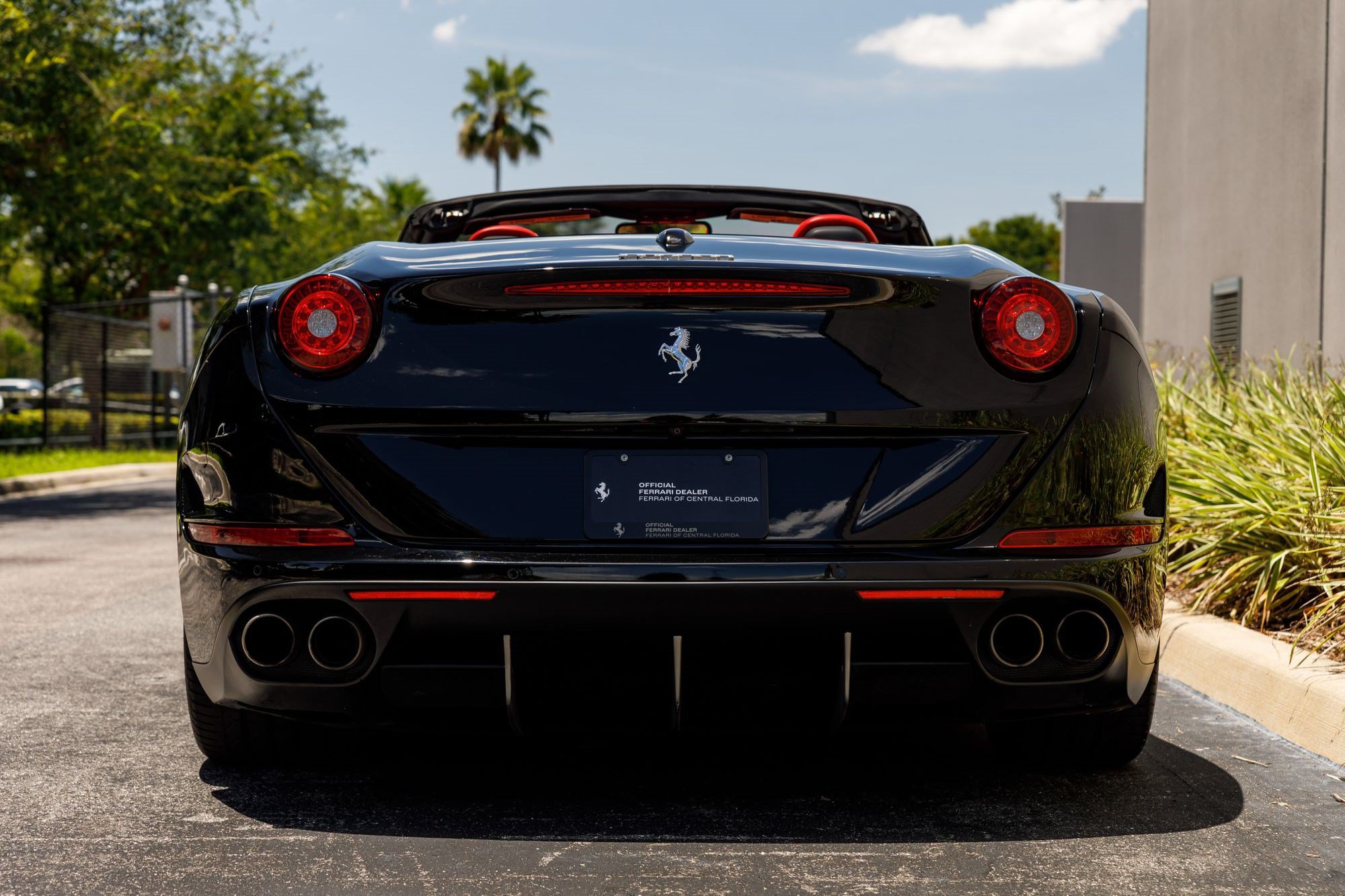 Used 2017 Ferrari California T RWD image 4