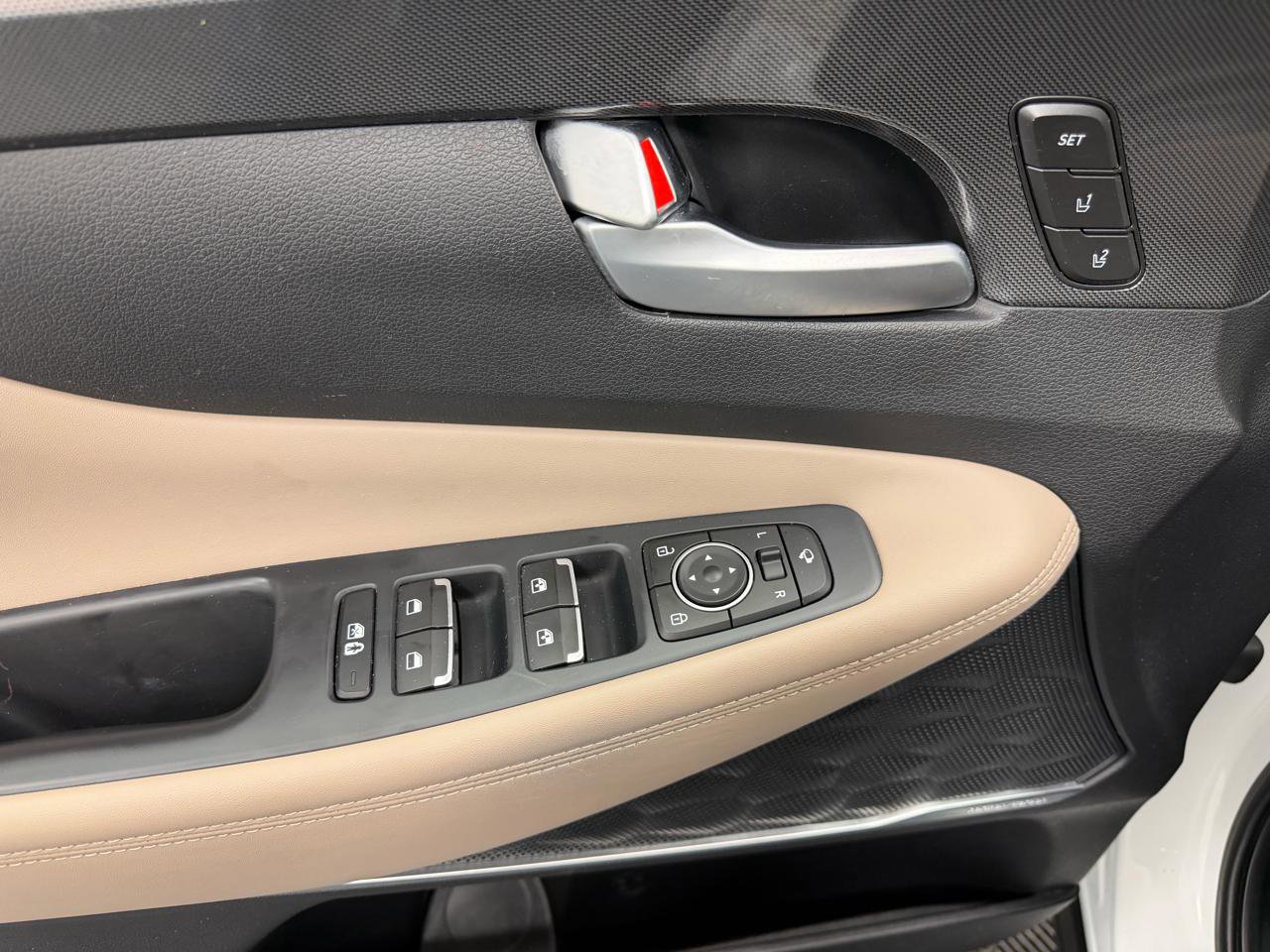 Used 2023 Hyundai Santa Fe Limited AWD/4WD image 6