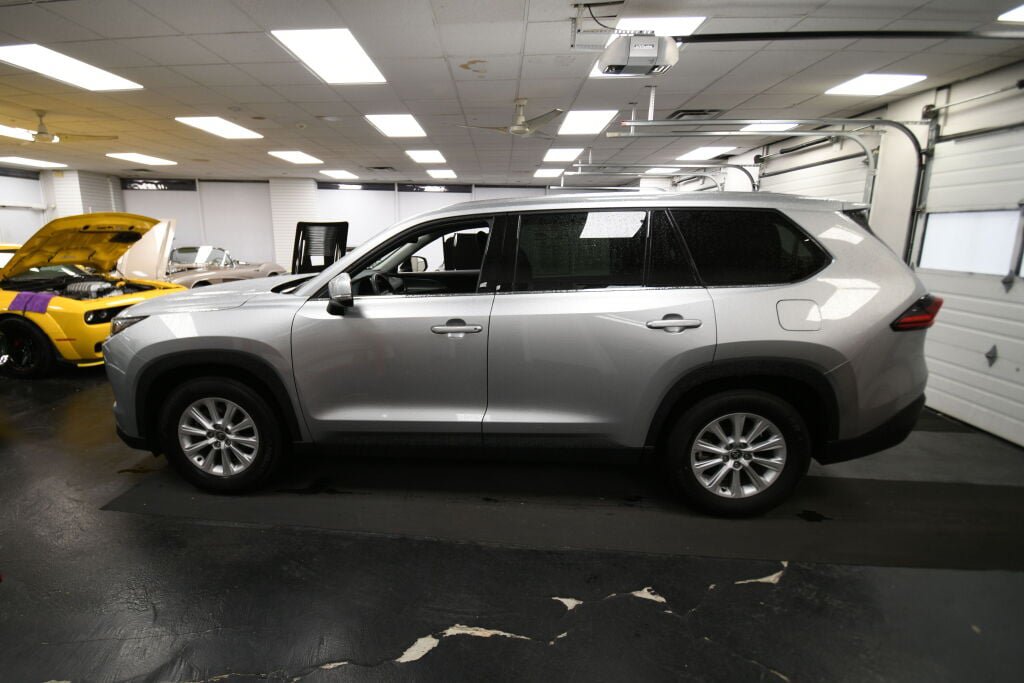 Certified 2025 Toyota Grand Highlander AWD image 4