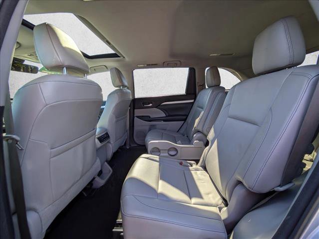 Used 2018 Toyota Highlander XLE image 21