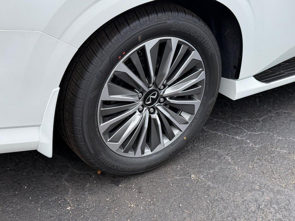 New 2027 INFINITI QX80 Luxe AWD/4WD image 4