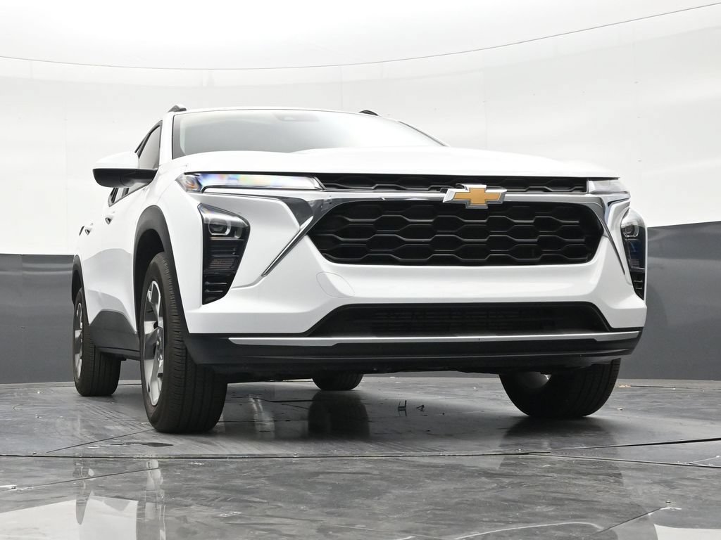 Used 2026 Chevrolet Trax LT FWD image 27