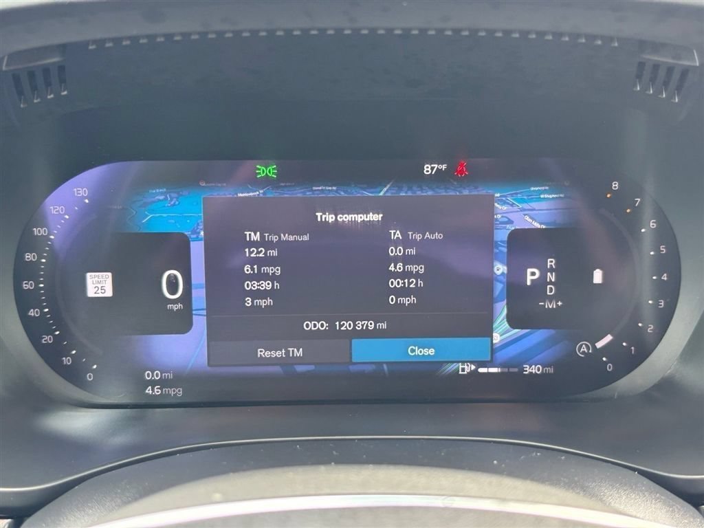 Used 2024 Volvo XC60 B5 Plus AWD/4WD image 23