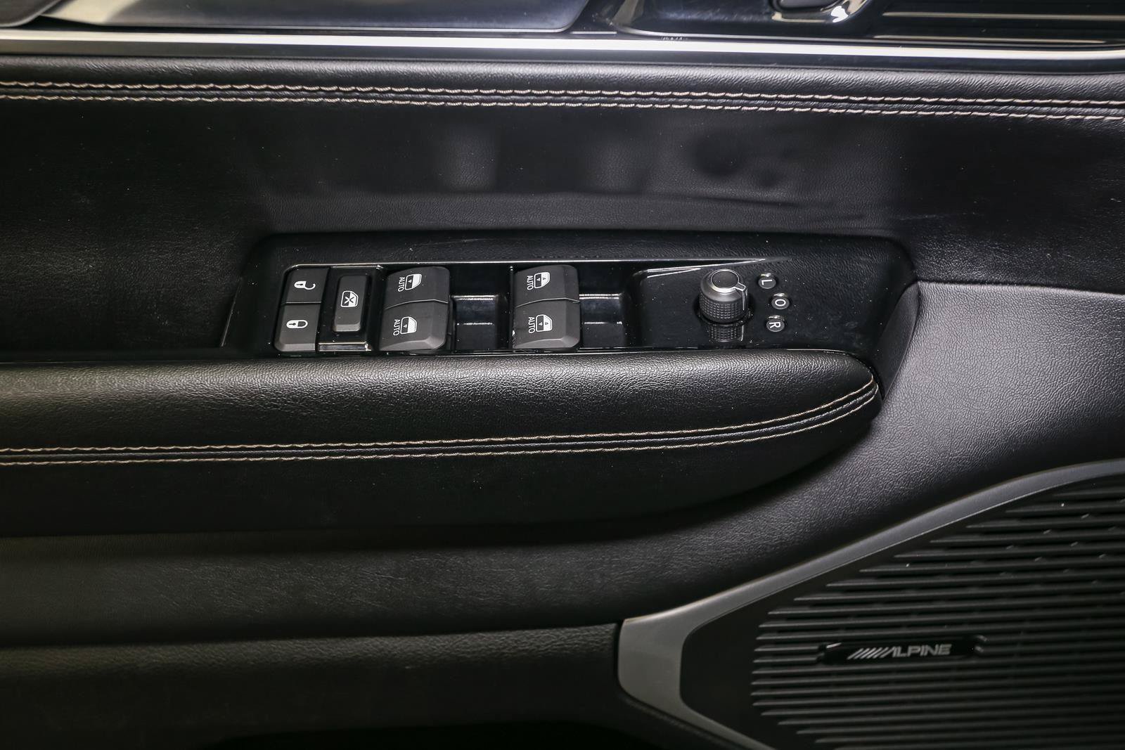 Used 2024 Jeep Wagoneer Series II AWD/4WD image 49