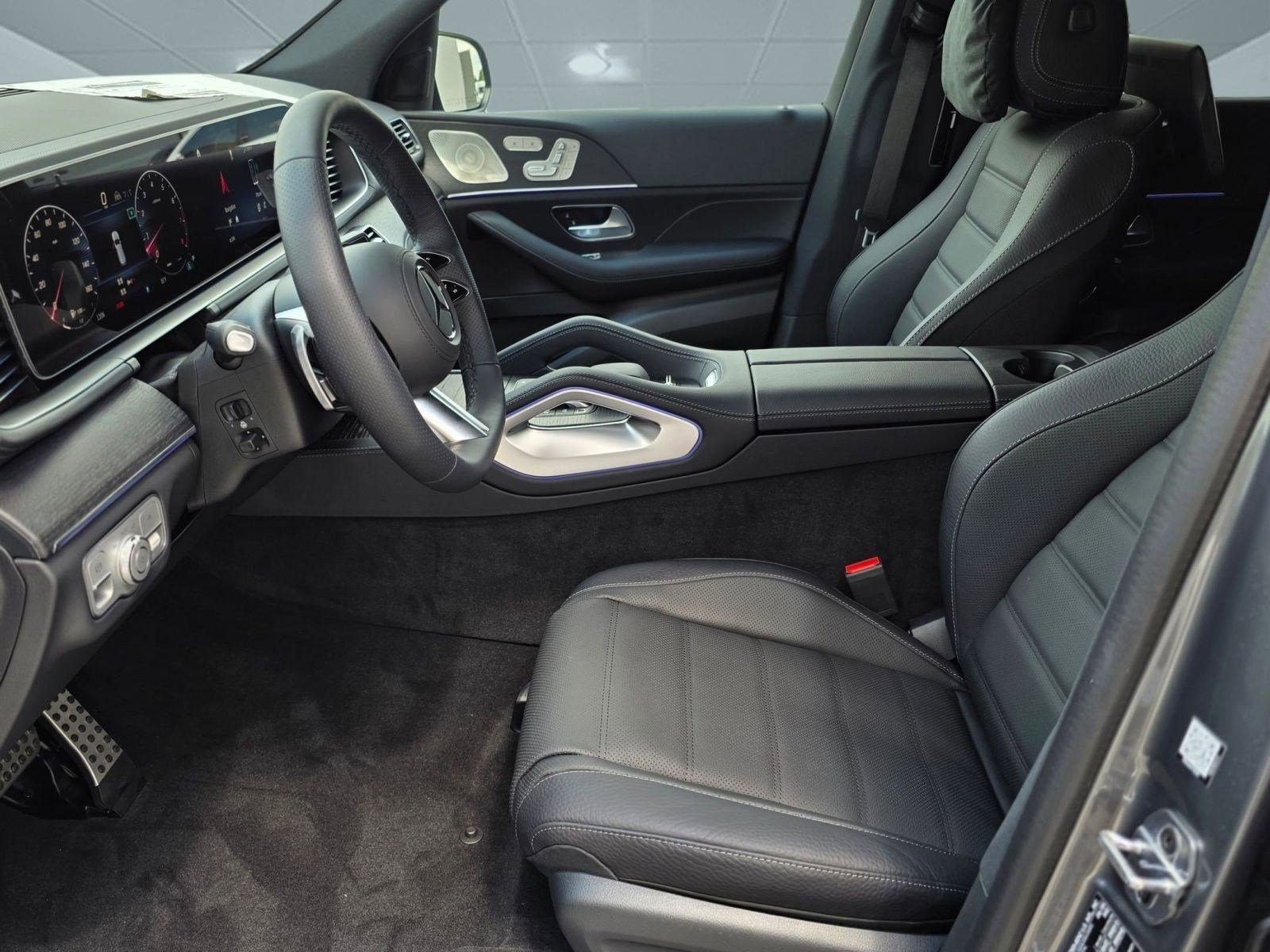 New 2026 Mercedes-Benz GLS 580 4MATIC image 3