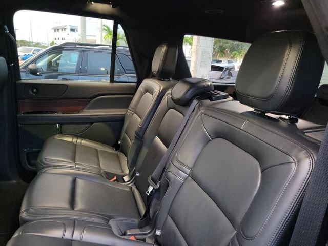Used 2024 Lincoln Navigator Premiere AWD/4WD image 11