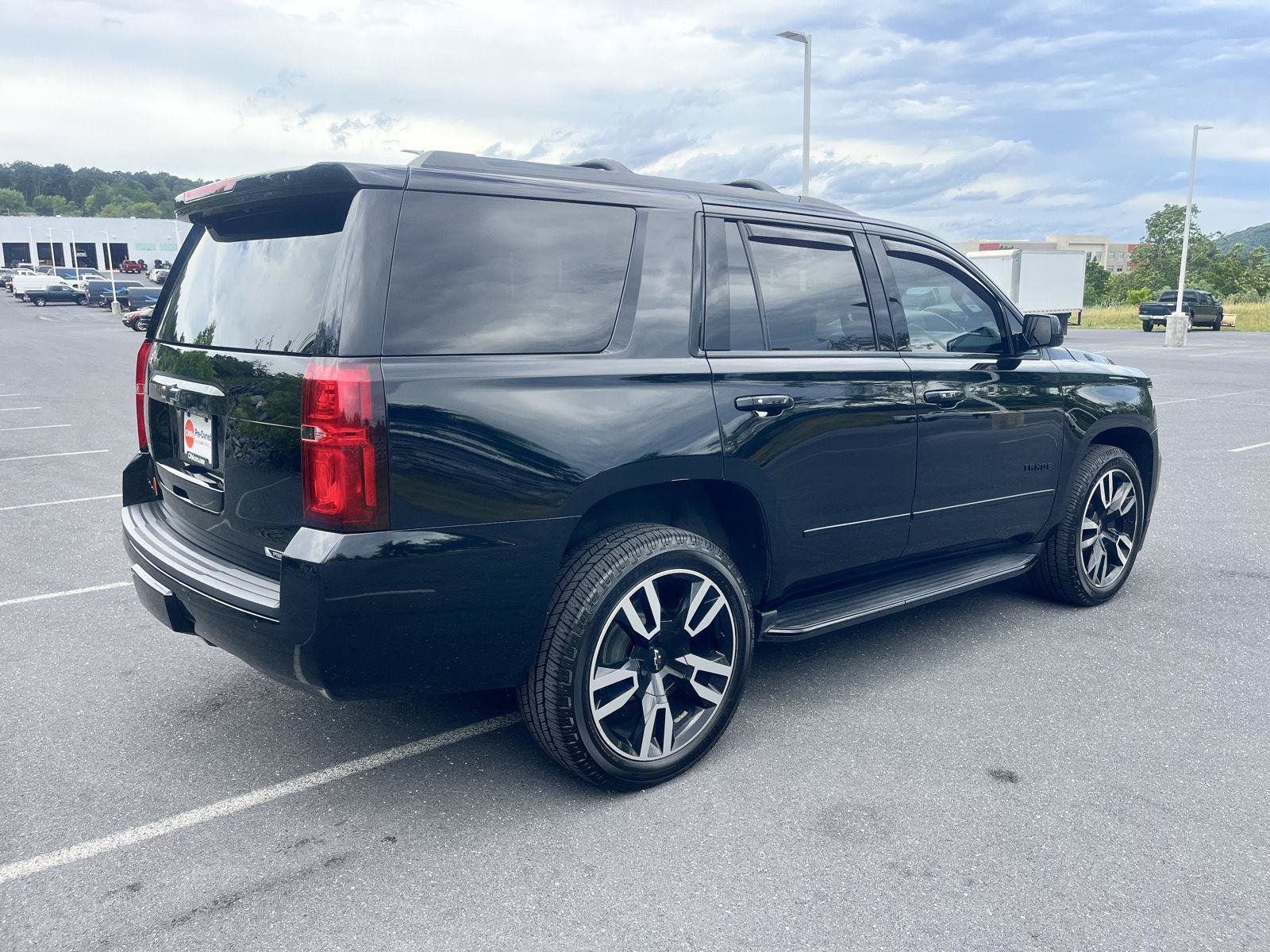 Used 2018 Chevrolet Tahoe Premier AWD/4WD image 11