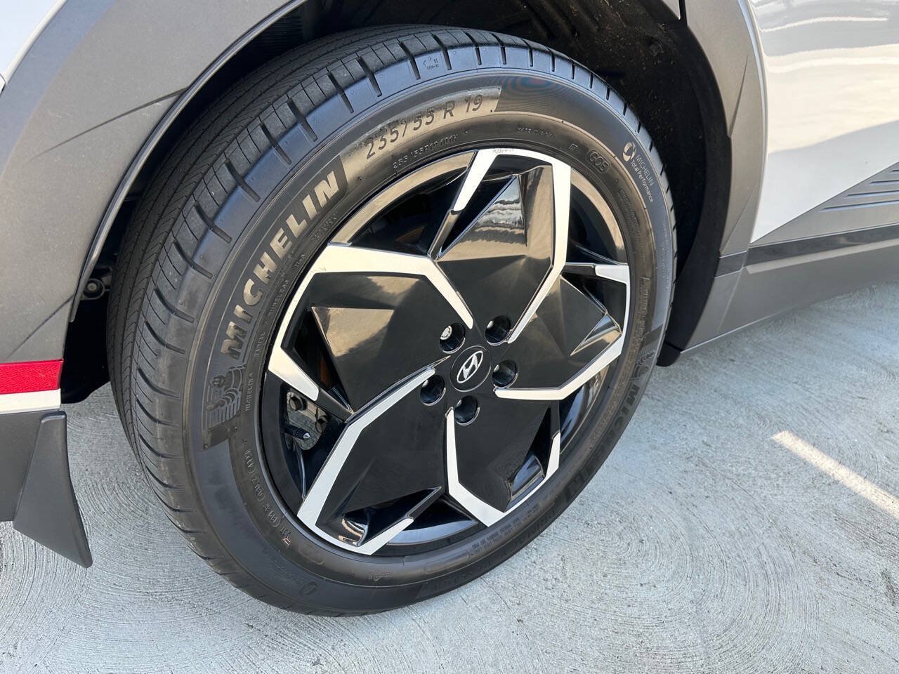 Used 2024 Hyundai Ioniq 5 SEL RWD image 25