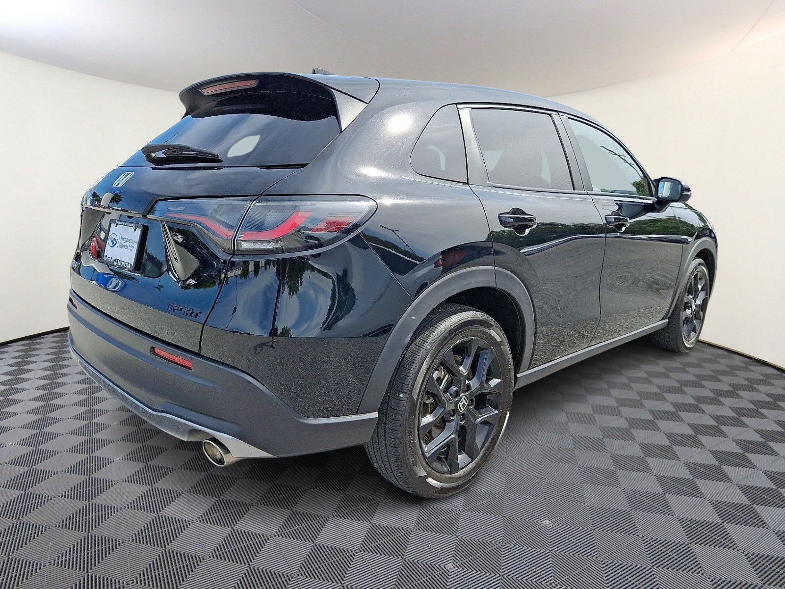 Used 2025 Honda HR-V Sport image 6