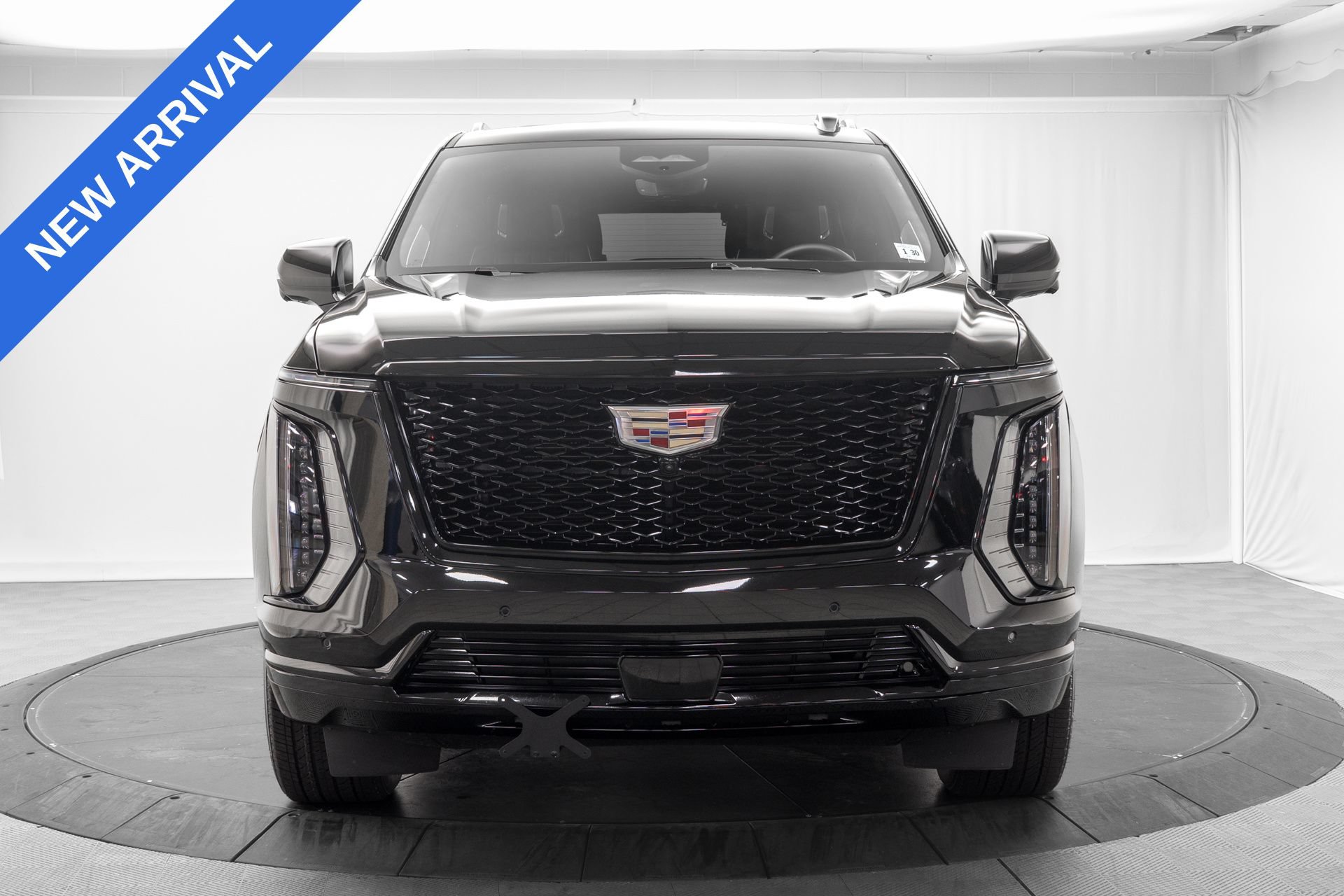 Used 2025 Cadillac Escalade Sport Platinum w/ LPO, Floor Liner Package AWD/4WD image 2