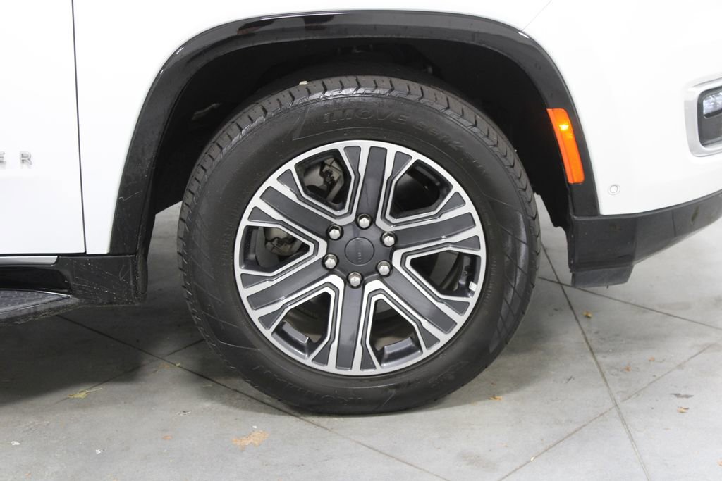 Used 2023 Jeep Wagoneer L Series II image 13