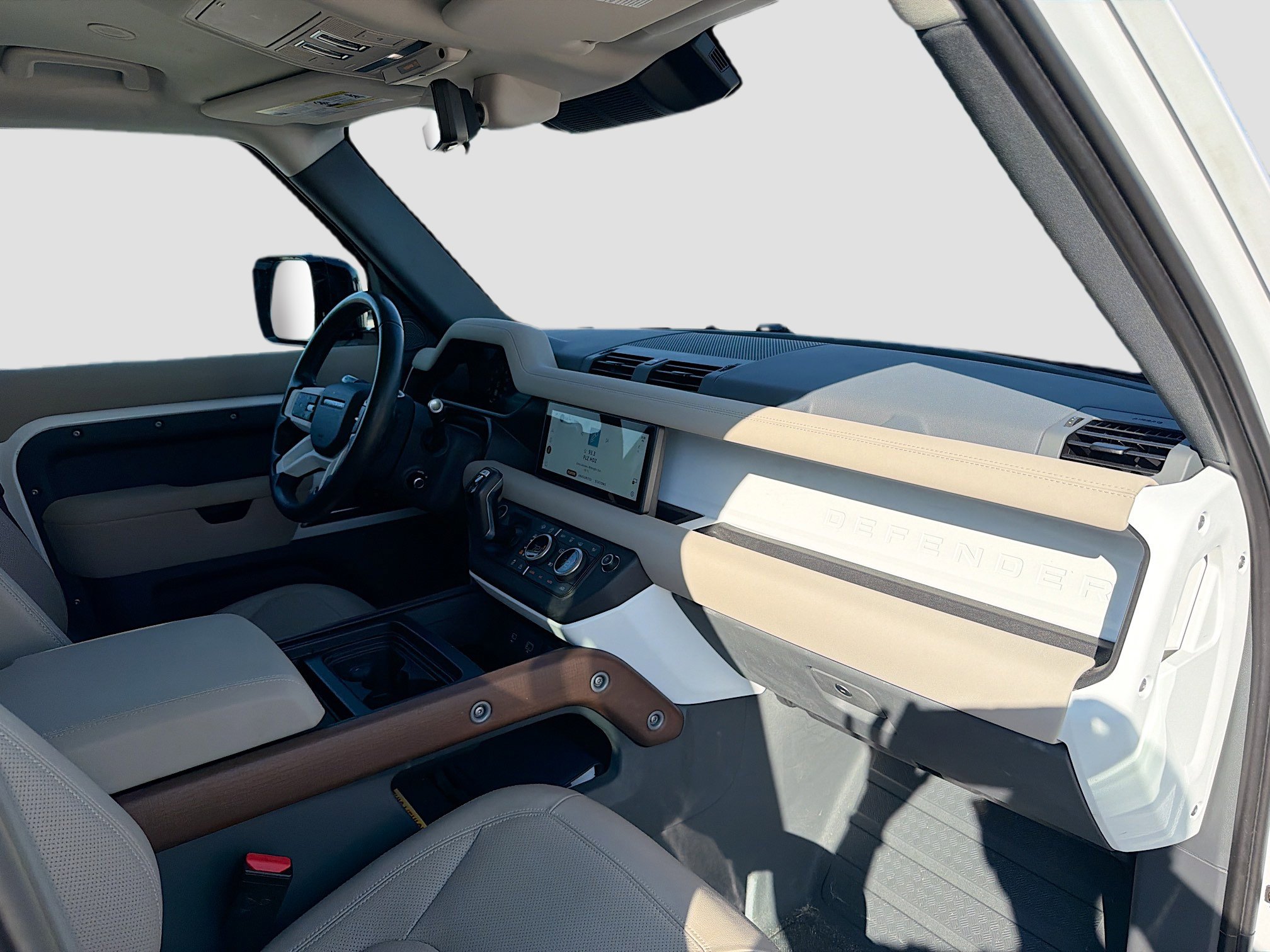 Used 2022 Land Rover Defender 110 SE image 14