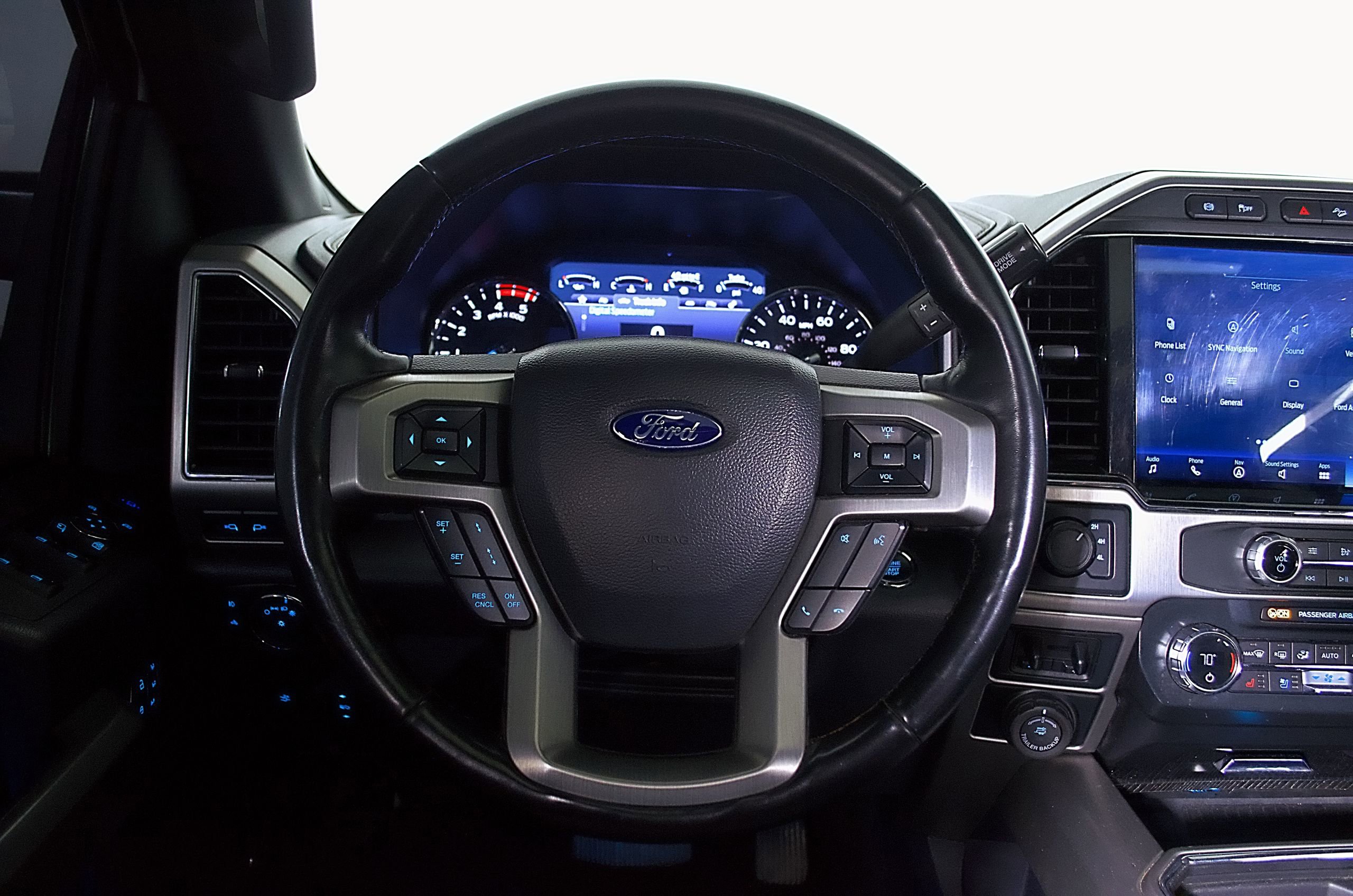 Used 2022 Ford F250 Platinum w/ FX4 Off-Road Package AWD/4WD image 26