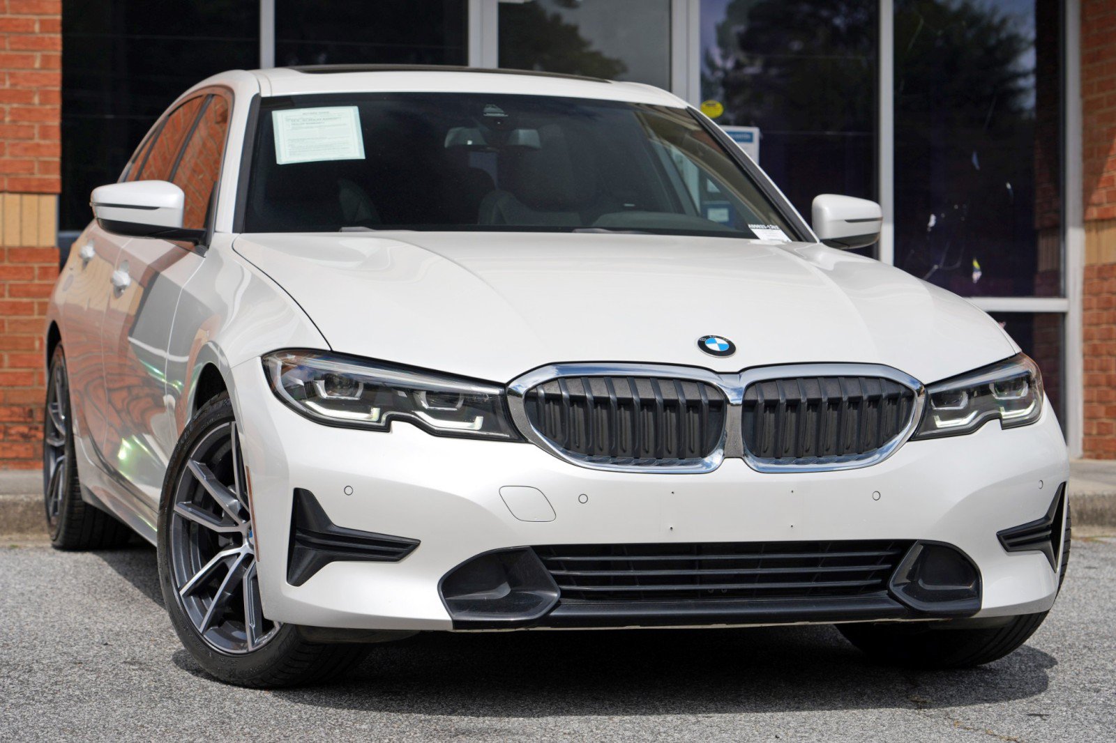 Used 2019 BMW 330i Sedan w/ Convenience Package RWD image 2