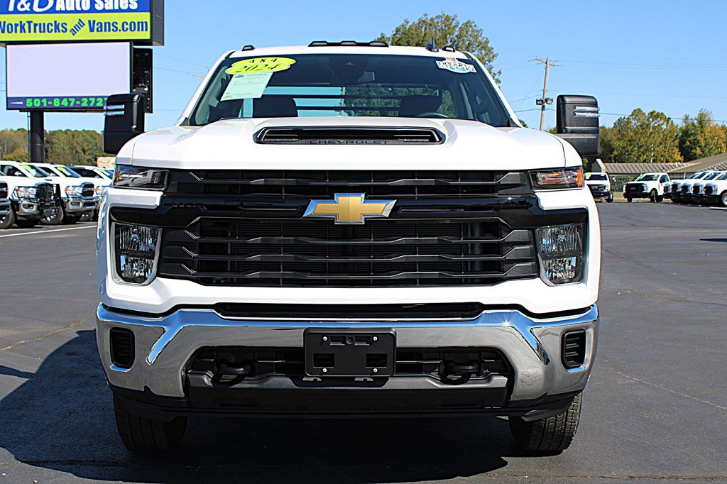 Used 2024 Chevrolet Silverado 3500 W/T w/ Snow Plow Prep Package image 9