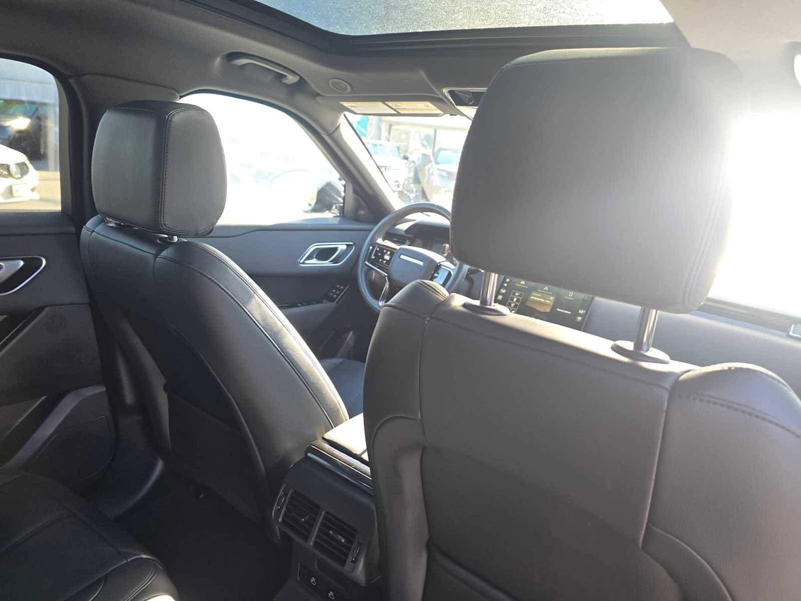 Used 2025 Land Rover Range Rover Velar Dynamic SE image 15