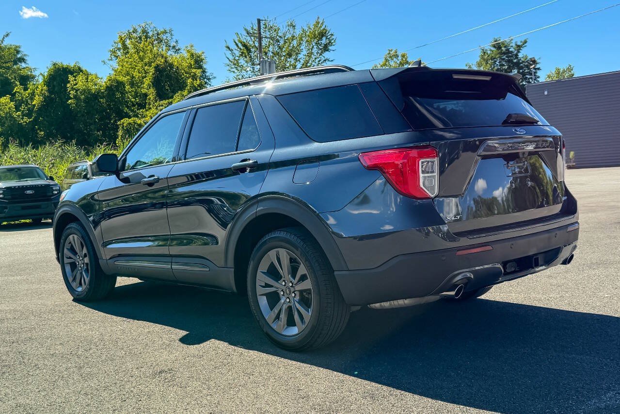 Used 2023 Ford Explorer XLT w/ Equipment Group 202A AWD/4WD image 5