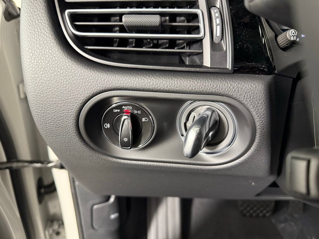 New 2025 Porsche Macan image 36