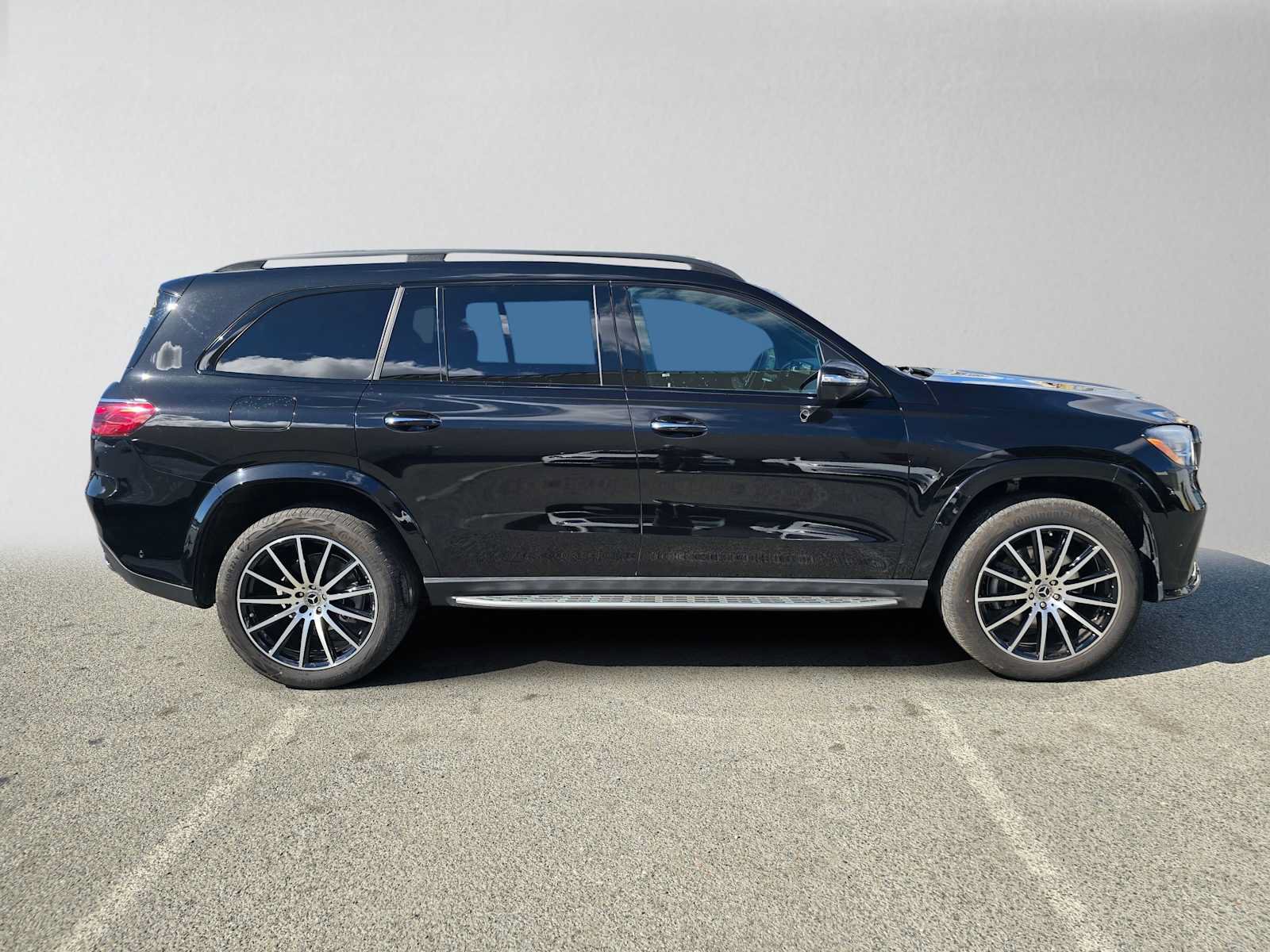 Used 2026 Mercedes-Benz GLS 450 4MATIC image 5