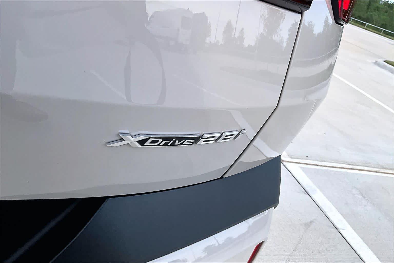 Used 2026 BMW X2 xDrive28i AWD/4WD image 9