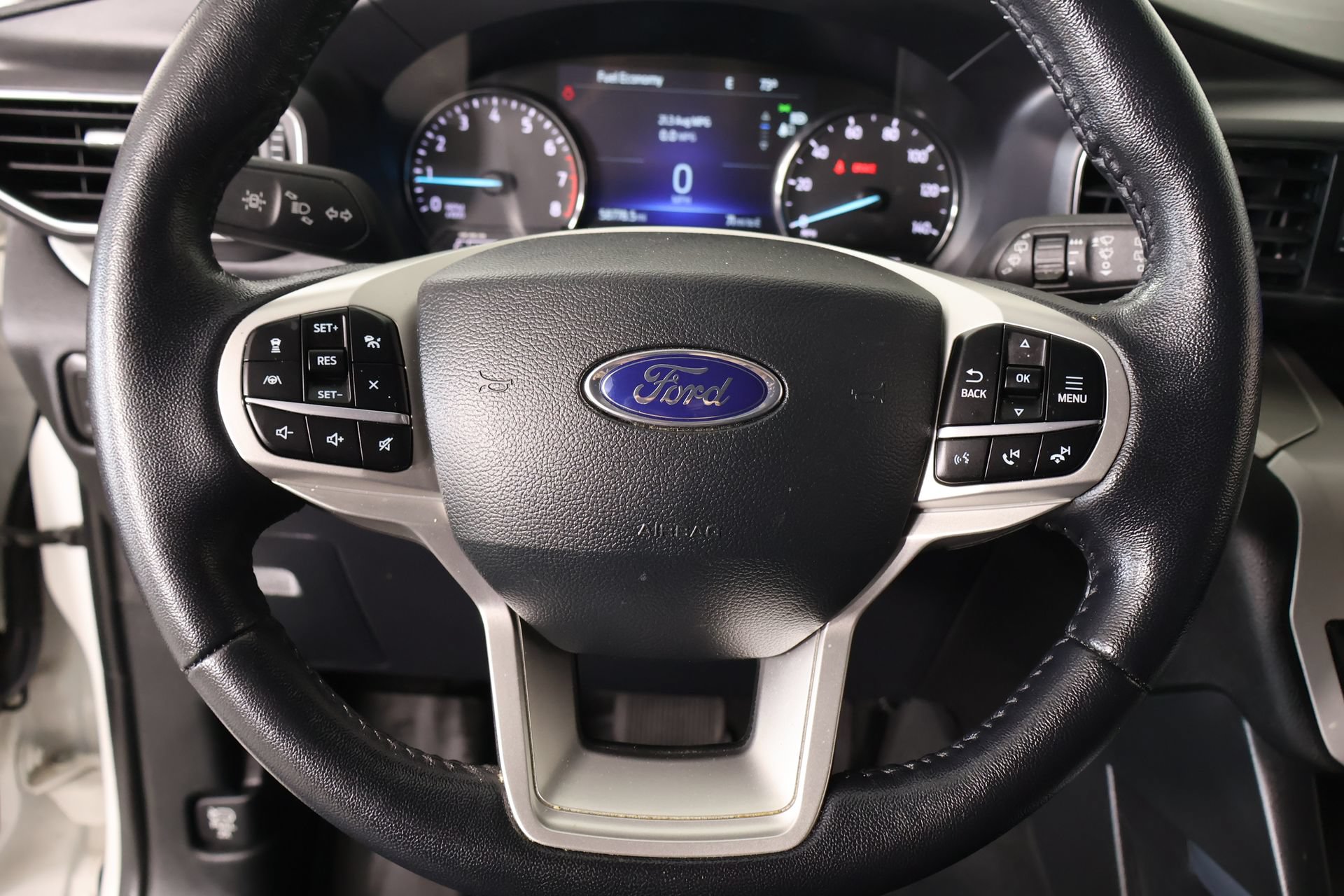 Used 2023 Ford Explorer XLT w/ Equipment Group 202A AWD/4WD image 3