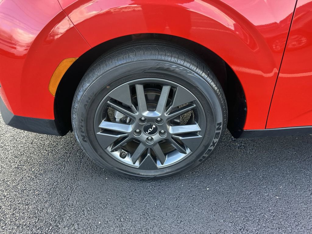 Used 2022 Kia Soul EX image 10