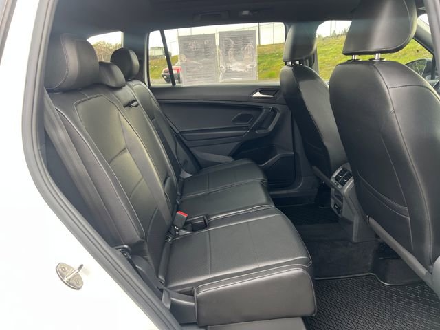 Used 2020 Volkswagen Tiguan SE R-Line AWD/4WD image 13