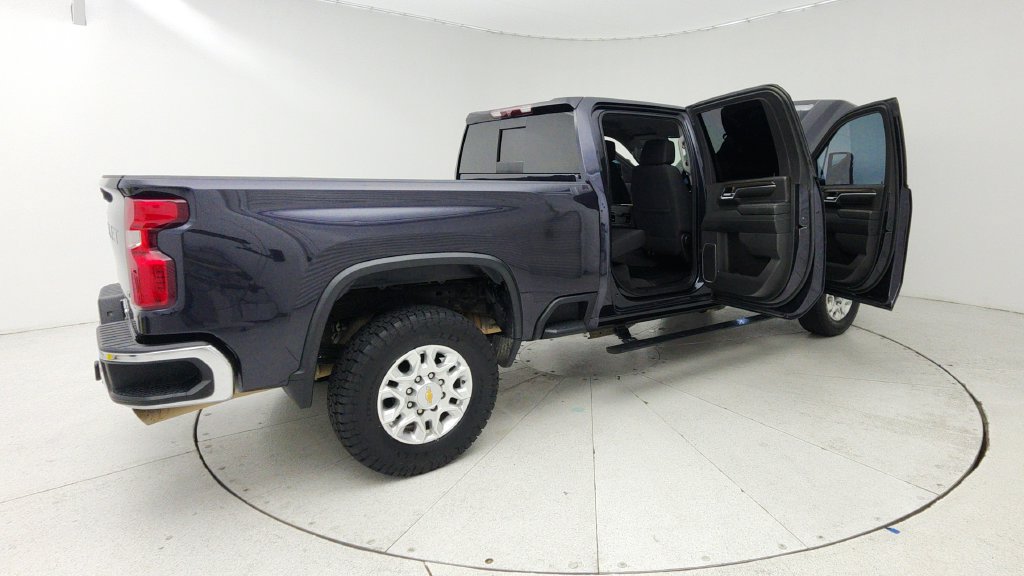 Used 2024 Chevrolet Silverado 2500 LT w/ Texas Edition AWD/4WD image 12