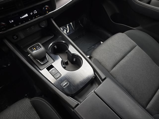 Used 2026 Nissan Rogue SV FWD image 25