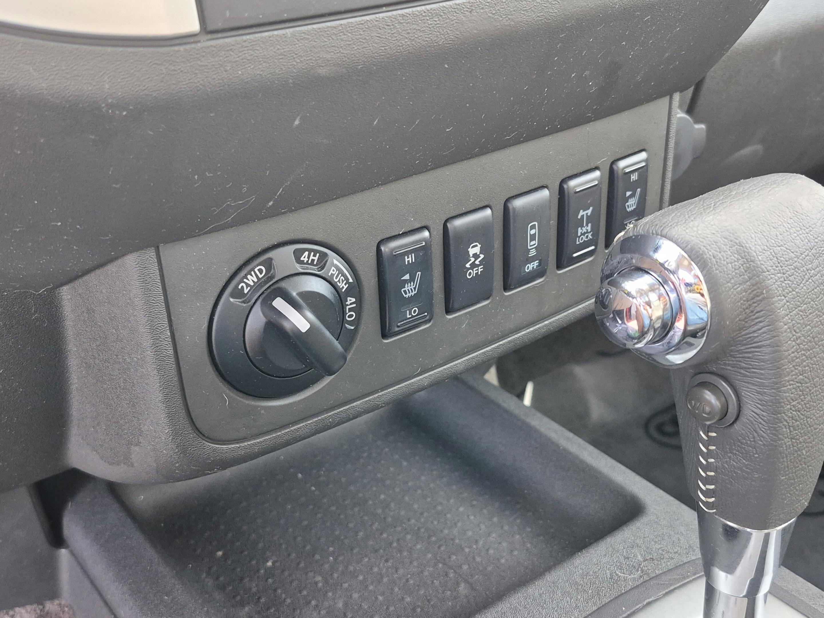 Used 2014 Nissan Frontier PRO-4X w/ Pro-4x Luxury Package AWD/4WD image 29