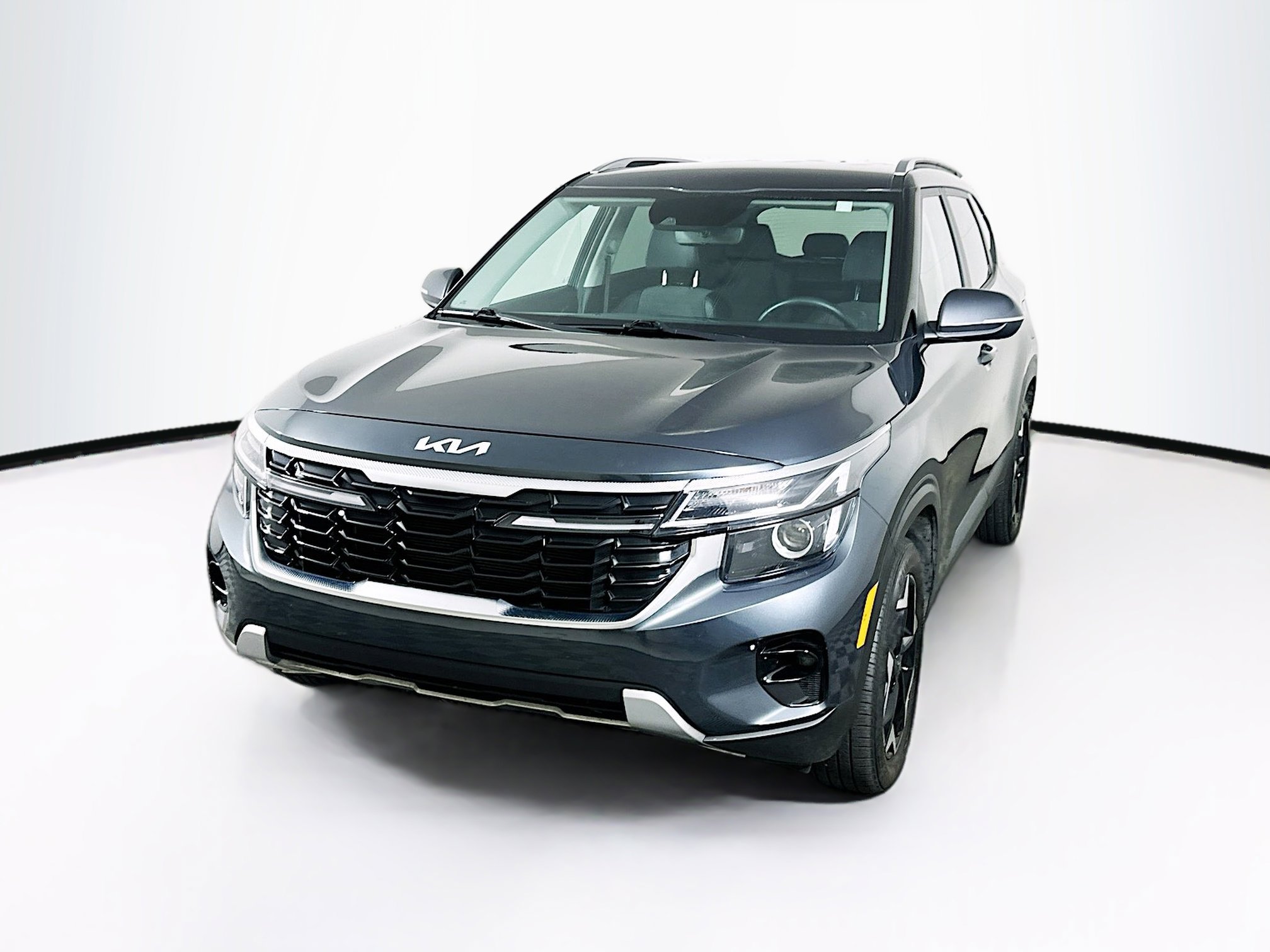 Used 2025 Kia Seltos S FWD image 3