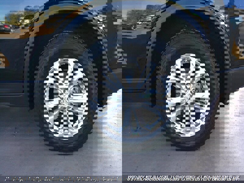 Used 2015 Nissan Rogue SV image 45