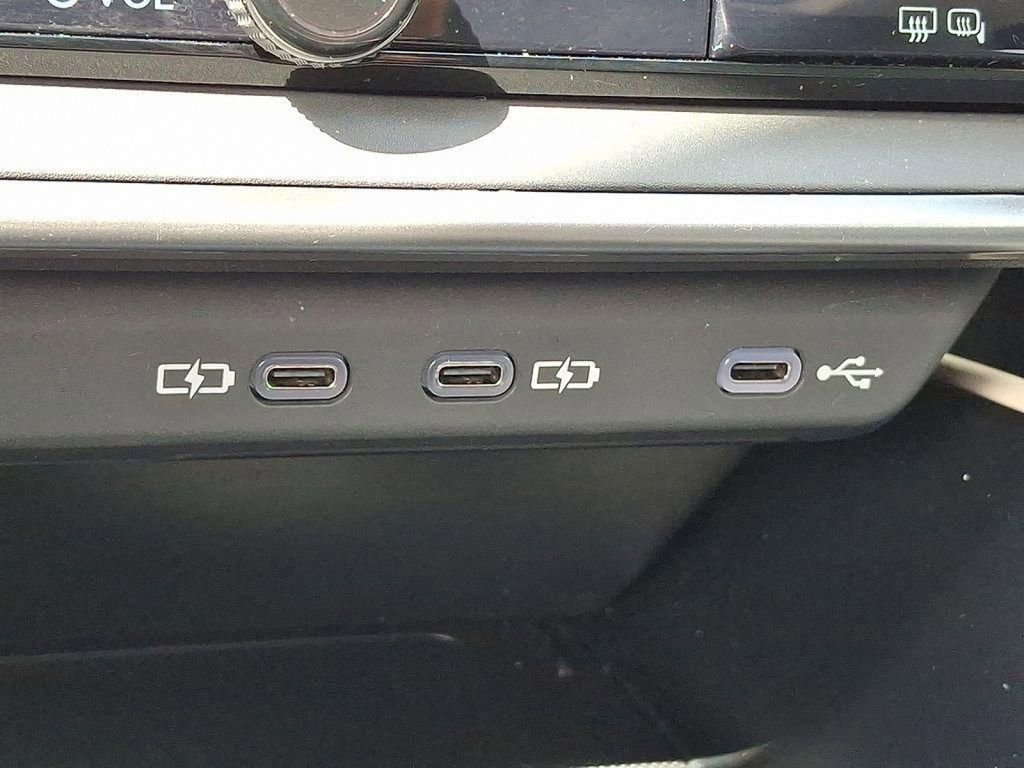 Used 2024 Lexus RZ 450e Premium image 25