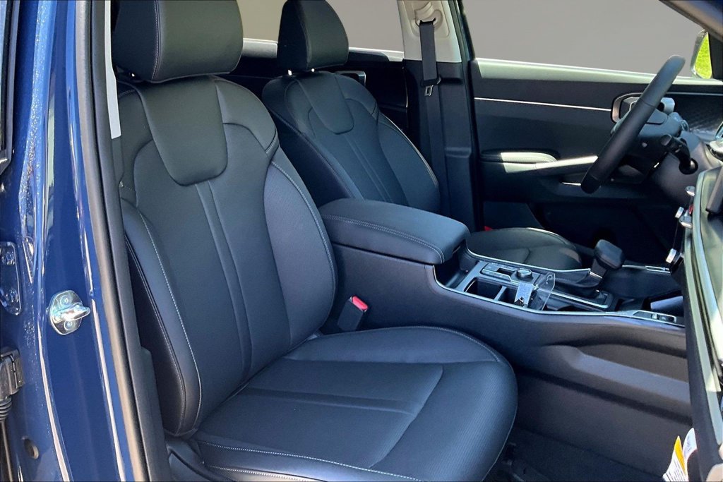 New 2026 Kia Sorento S w/ S Panoramic Sunroof Package FWD image 10