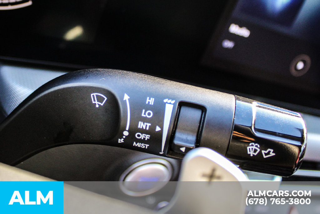 Used 2025 Hyundai Sonata SEL FWD image 28