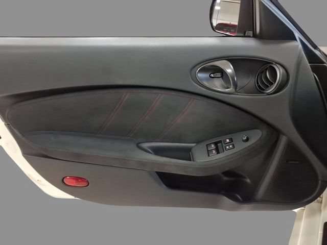 Used 2020 Nissan 370Z Coupe RWD image 18