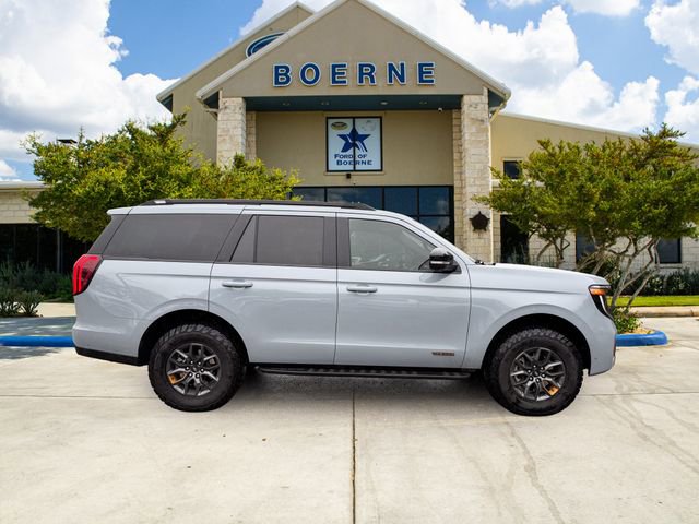 Used 2025 Ford Expedition Tremor AWD/4WD image 8